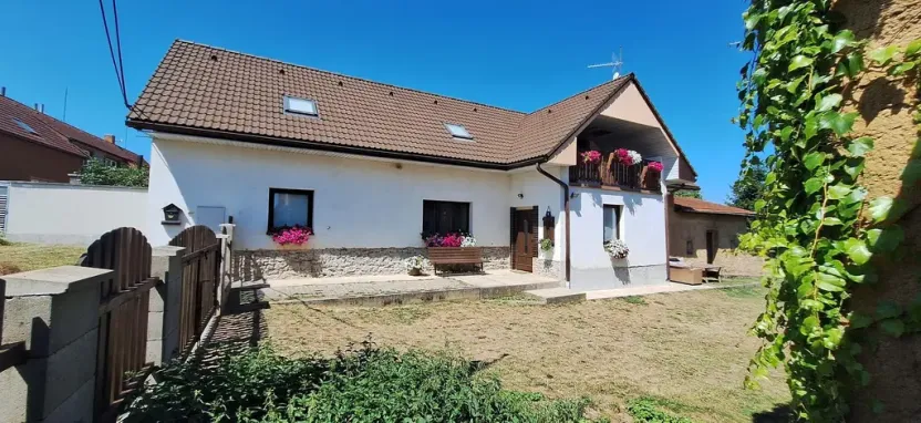 Prodej rodinného domu, Lhotka u Radnic, 208 m2