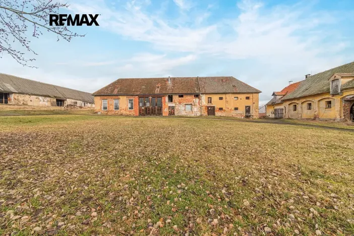 Prodej domu, Ježovy, 700 m2