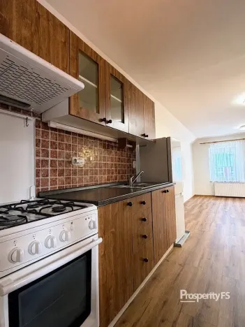 Pronájem bytu 1+kk, Kladno - Kročehlavy, Kročehlavská, 35 m2