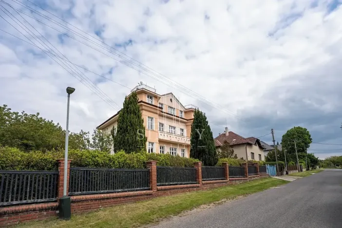 Prodej činžovního domu, Říčany, Legií, 500 m2