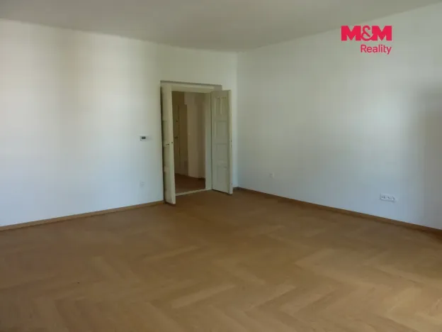 Pronájem bytu 2+1, Náchod, Husovo náměstí, 80 m2