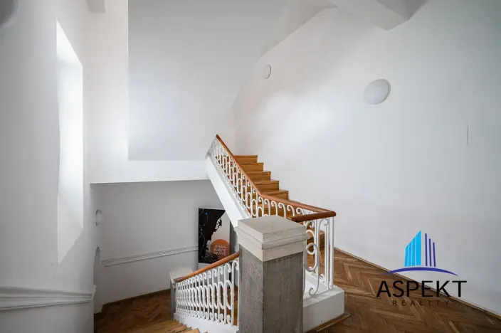 Pronájem kanceláře, Praha - Malá Strana, Sněmovní, 255 m2