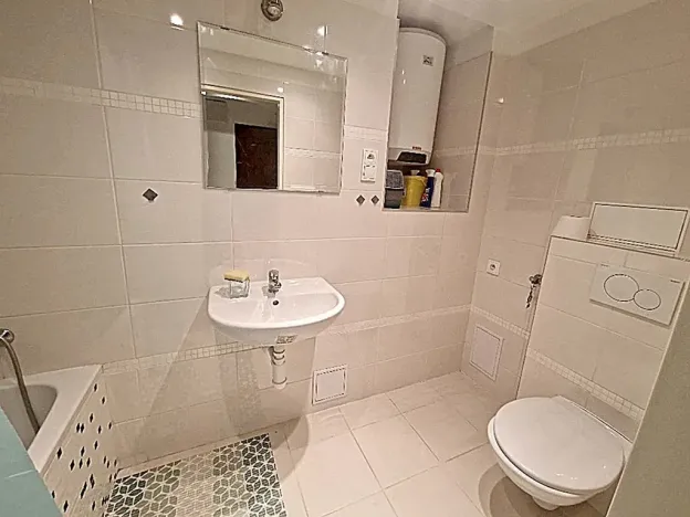 Pronájem bytu 1+kk, Praha - Břevnov, Šlikova, 23 m2
