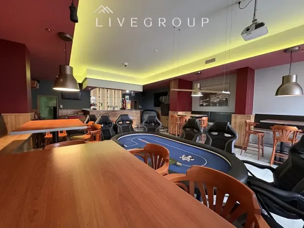 Pronájem restaurace, Brno, Makovského náměstí, 117 m2