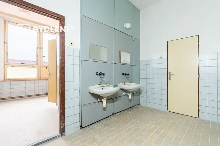 Prodej komerční nemovitosti, Duchcov, Sadová, 11341 m2