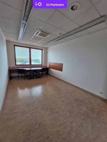 Pronájem kanceláře, Praha - Ruzyně, U letiště, 350 m2