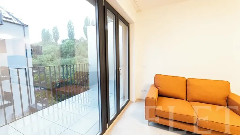 Pronájem bytu 1+kk, Praha - Žižkov, Hartigova, 34 m2