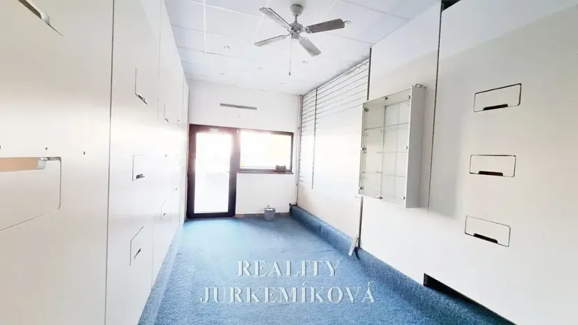 Pronájem obchodního prostoru, České Budějovice, Strádova, 22 m2