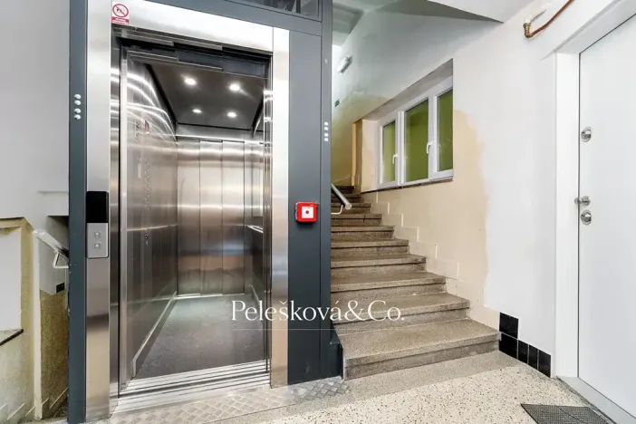 Prodej bytu 4+kk, Praha - Žižkov, Viklefova, 100 m2