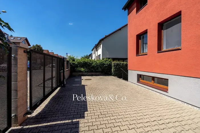 Prodej vícegeneračního domu, Praha - Štěrboholy, Pod areálem, 333 m2