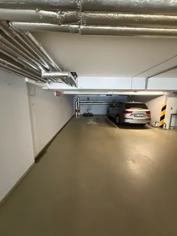 Prodej garážového stání, Praha - Jinonice, Břežánecká, 20 m2