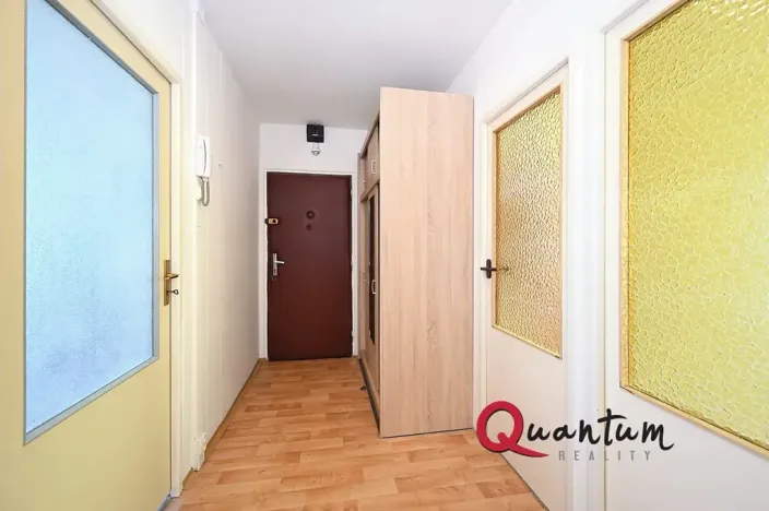 Pronájem bytu 3+1, Praha - Prosek, Veltruská, 60 m2