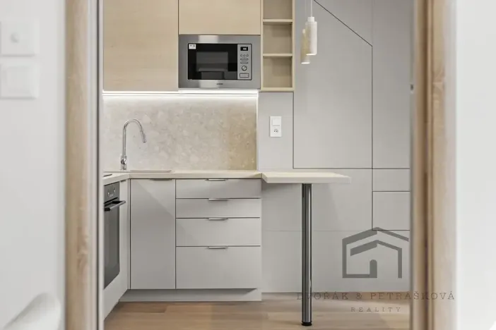 Pronájem bytu 2+kk, Praha - Nusle, U křížku, 36 m2