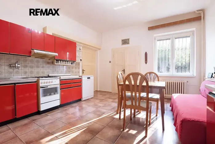 Prodej vícegeneračního domu, Praha - Vokovice, Půlkruhová, 385 m2