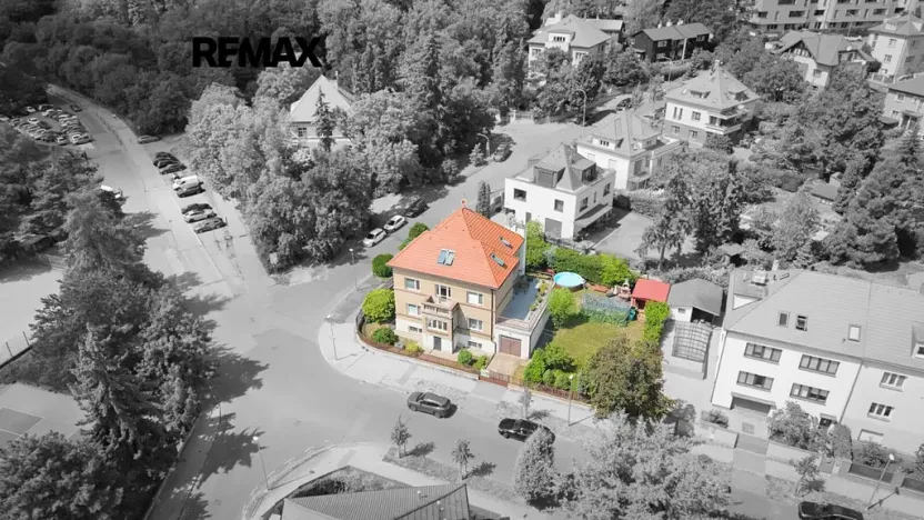 Prodej vícegeneračního domu, Praha - Vokovice, Půlkruhová, 385 m2