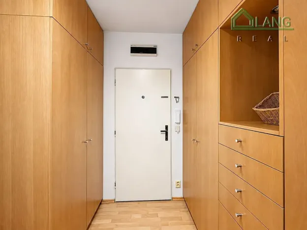 Pronájem bytu 1+kk, Brno, Kristenova, 58 m2