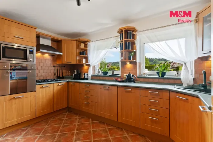 Prodej rodinného domu, Chuchelna, 290 m2