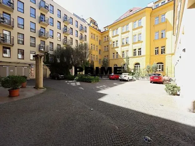 Pronájem bytu 4+1, Praha - Smíchov, Štefánikova, 147 m2