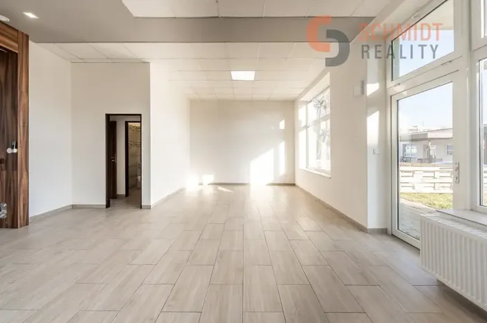 Pronájem obchodního prostoru, Břeclav, Na Valtické, 77 m2