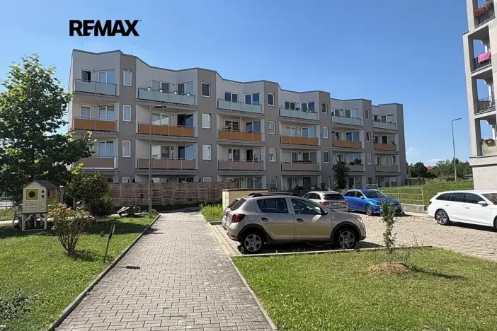 Pronájem bytu 3+kk, Velký Osek, U hřiště, 75 m2