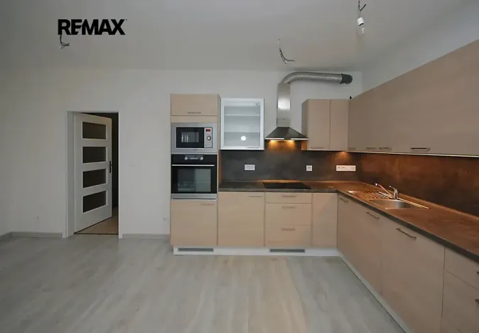 Pronájem bytu 3+kk, Velký Osek, U hřiště, 75 m2