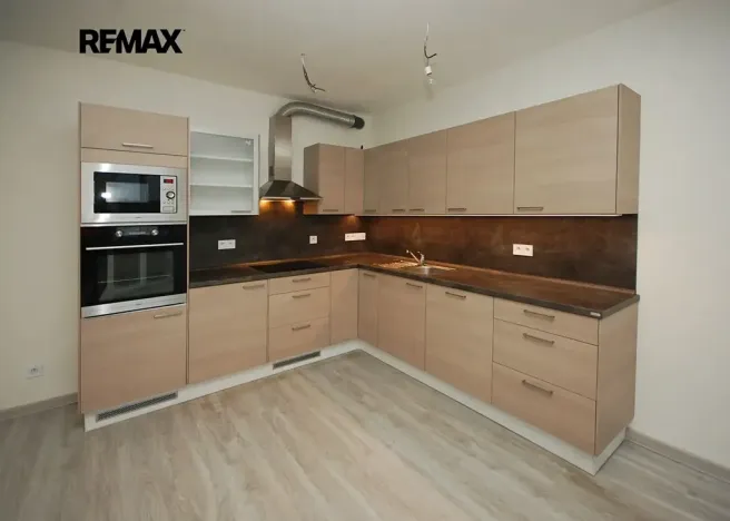 Pronájem bytu 3+kk, Velký Osek, U hřiště, 75 m2