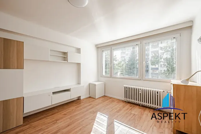 Pronájem bytu 1+kk, Praha - Vokovice, Evropská, 24 m2