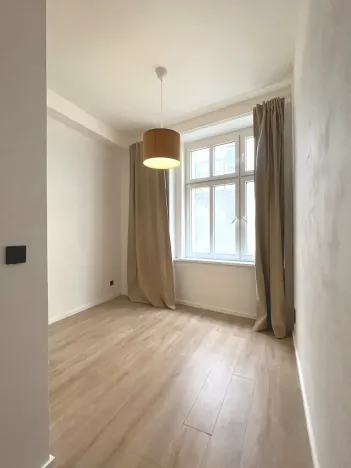 Pronájem bytu 2+kk, Karlovy Vary, Moravská, 36 m2