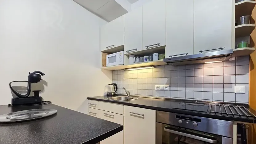 Pronájem bytu 1+kk, Praha - Smíchov, Na Neklance, 29 m2