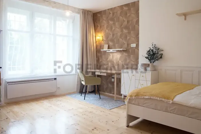 Pronájem bytu 1+kk, Praha, Myslbekova, 25 m2