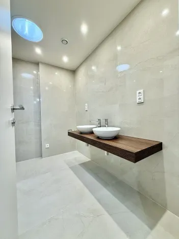 Prodej bytu 5+kk, Praha - Holyně, náměstí Pod lípou, 152 m2