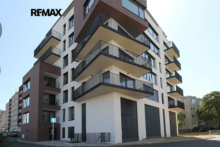 Pronájem bytu 1+kk, Praha - Hloubětín, Kardašovská, 34 m2