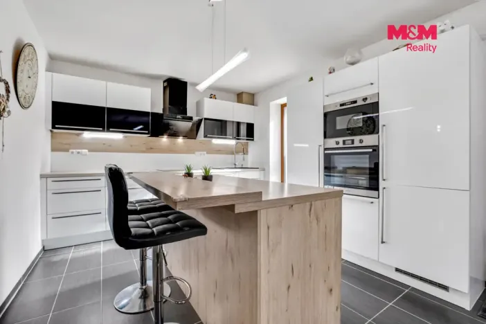 Prodej rodinného domu, Neumětely, V Chaloupkách, 210 m2