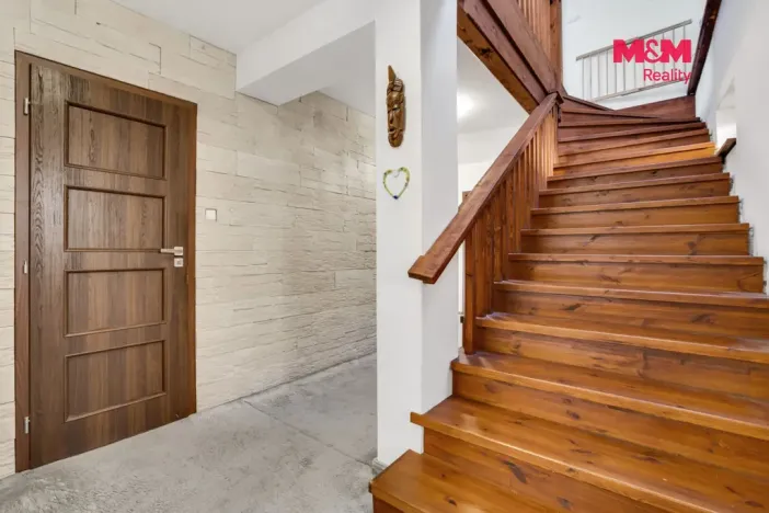 Prodej rodinného domu, Neumětely, V Chaloupkách, 210 m2