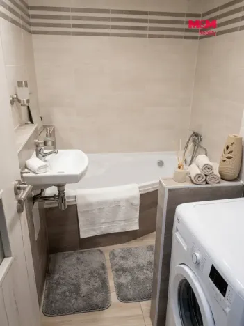 Prodej bytu 2+1, Jílové - Kamenná, Školní, 59 m2