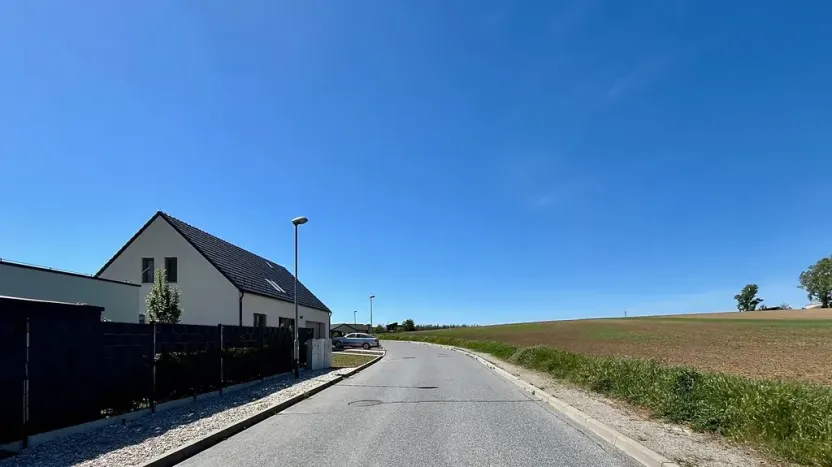 Prodej pozemku pro bydlení, Hrušovany u Brna, Pod Střediskem, 1095 m2