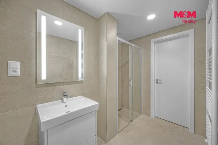 Prodej bytu 2+kk, Praha - Hloubětín, Poděbradská, 71 m2