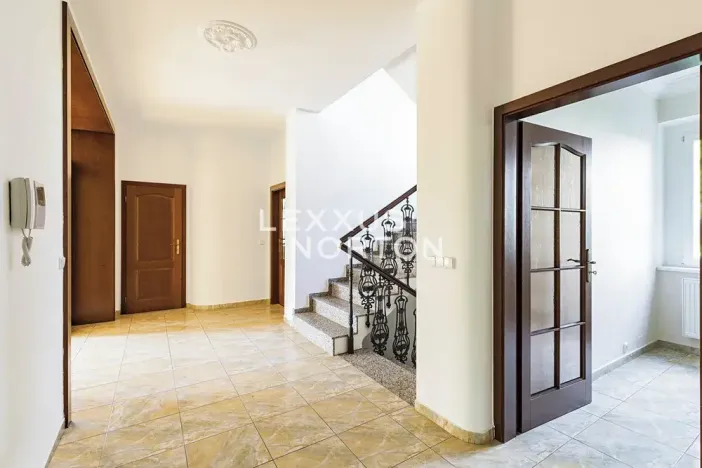 Pronájem vily, Praha - Smíchov, Fráni Šrámka, 413 m2