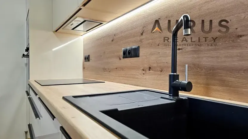 Pronájem bytu 2+kk, Praha - Nusle, Bělehradská, 60 m2