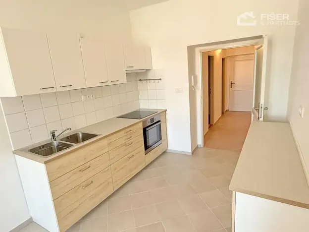 Pronájem bytu 2+1, Valašské Meziříčí, Náměstí, 87 m2