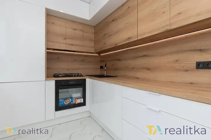 Prodej bytu 2+1, Karviná, Bratr. Veverkových, 56 m2