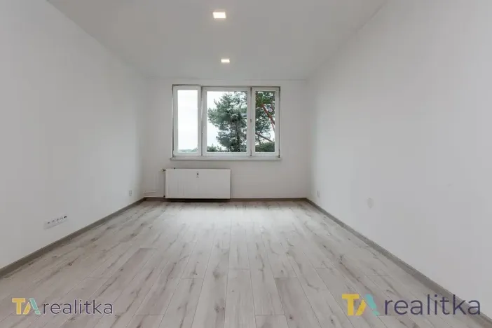 Prodej bytu 2+1, Karviná, Bratr. Veverkových, 56 m2