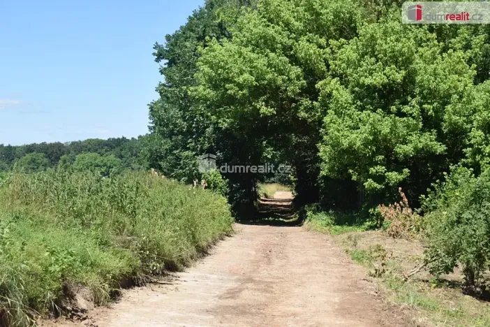 Prodej pozemku pro bydlení, Loukovec, 909 m2