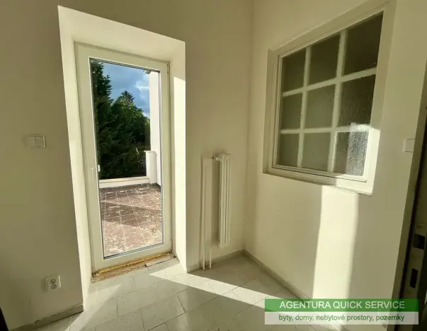 Pronájem skladu, Bubovice, 670 m2