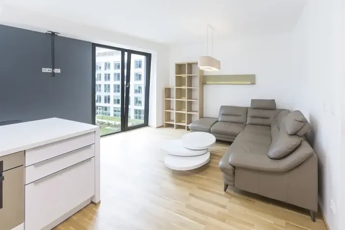 Pronájem bytu 2+kk, Praha - Karlín, Pernerova, 60 m2