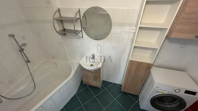 Pronájem bytu 2+1, Karlovy Vary, Pražská silnice, 74 m2
