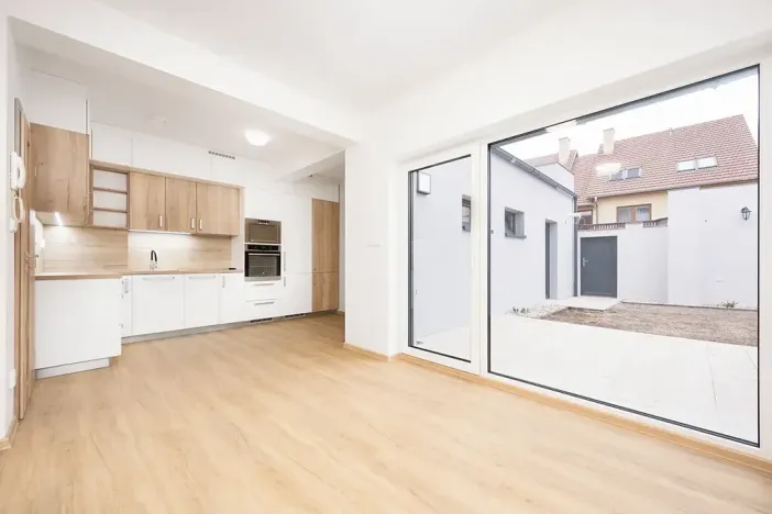 Pronájem bytu 1+kk, Brno, Jílkova, 38 m2