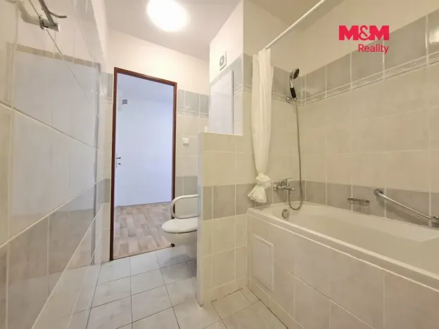 Pronájem bytu 4+1, Klášterec nad Ohří - Miřetice u Klášterce nad Ohří, 17. listopadu, 83 m2