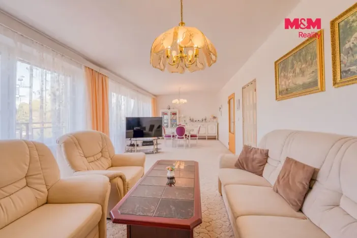 Prodej rodinného domu, Dobřany, Chlumčanská, 230 m2
