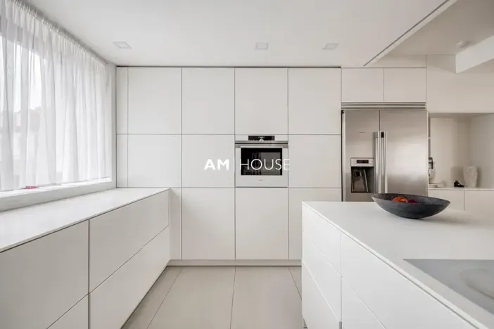 Pronájem rodinného domu, Praha - Dejvice, Evropská, 220 m2